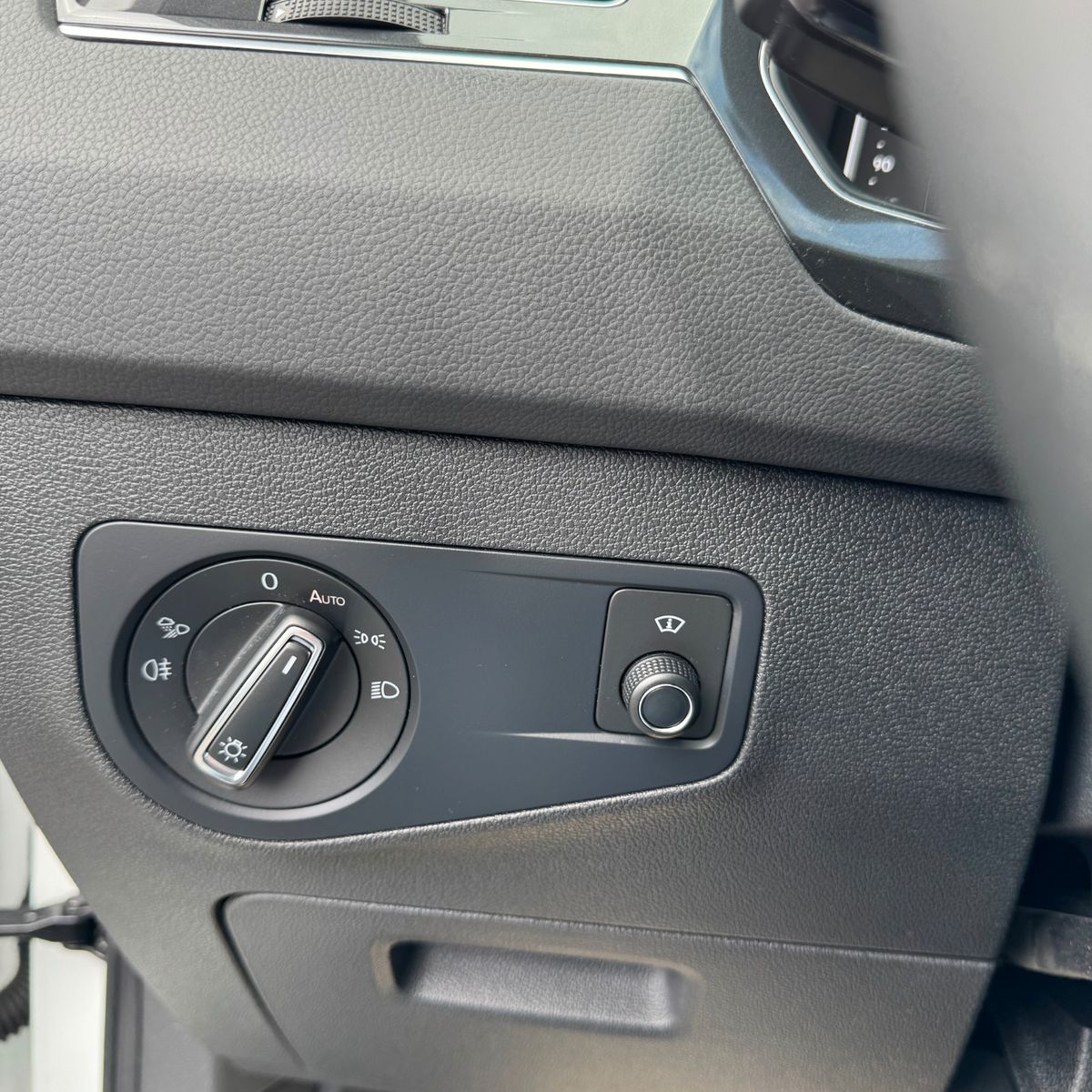 Volkswagen Tiguan 1.5 TSI - Samsaru's Car Outlet