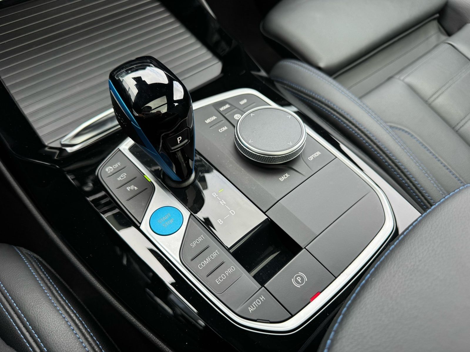 BMW iX3 M Sport AHK PANO h&k DA-Pro HuD 360° Impress