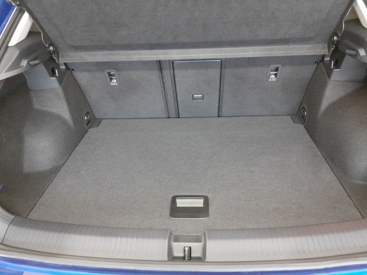 Volkswagen T-Roc 1.0TSI Life - Samsaru's Car Outlet