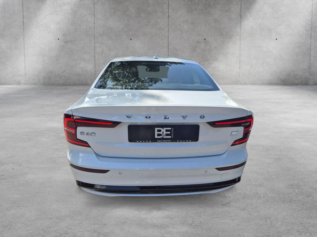 Volvo S60 T8 Ultimate Dark Recharge Plug-In Hybrid AWD