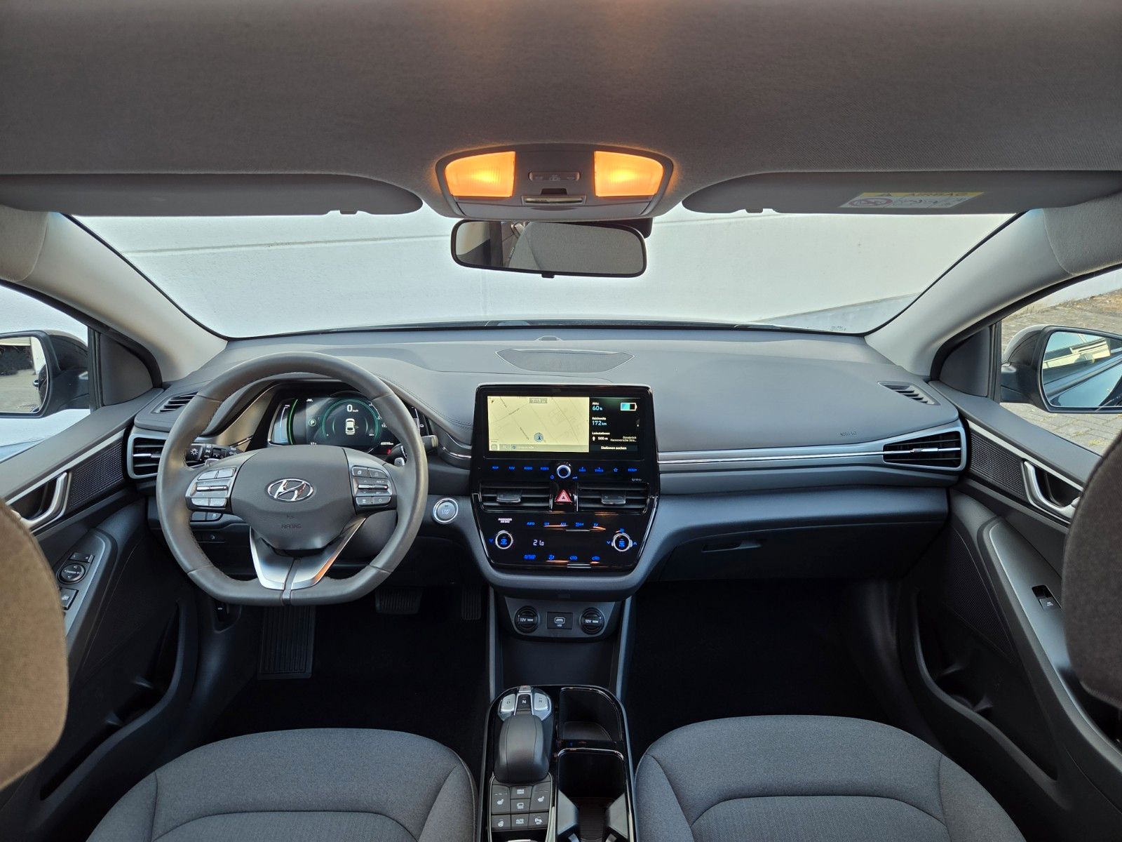 Hyundai IONIQ Elektro - Samsaru's Car Outlet