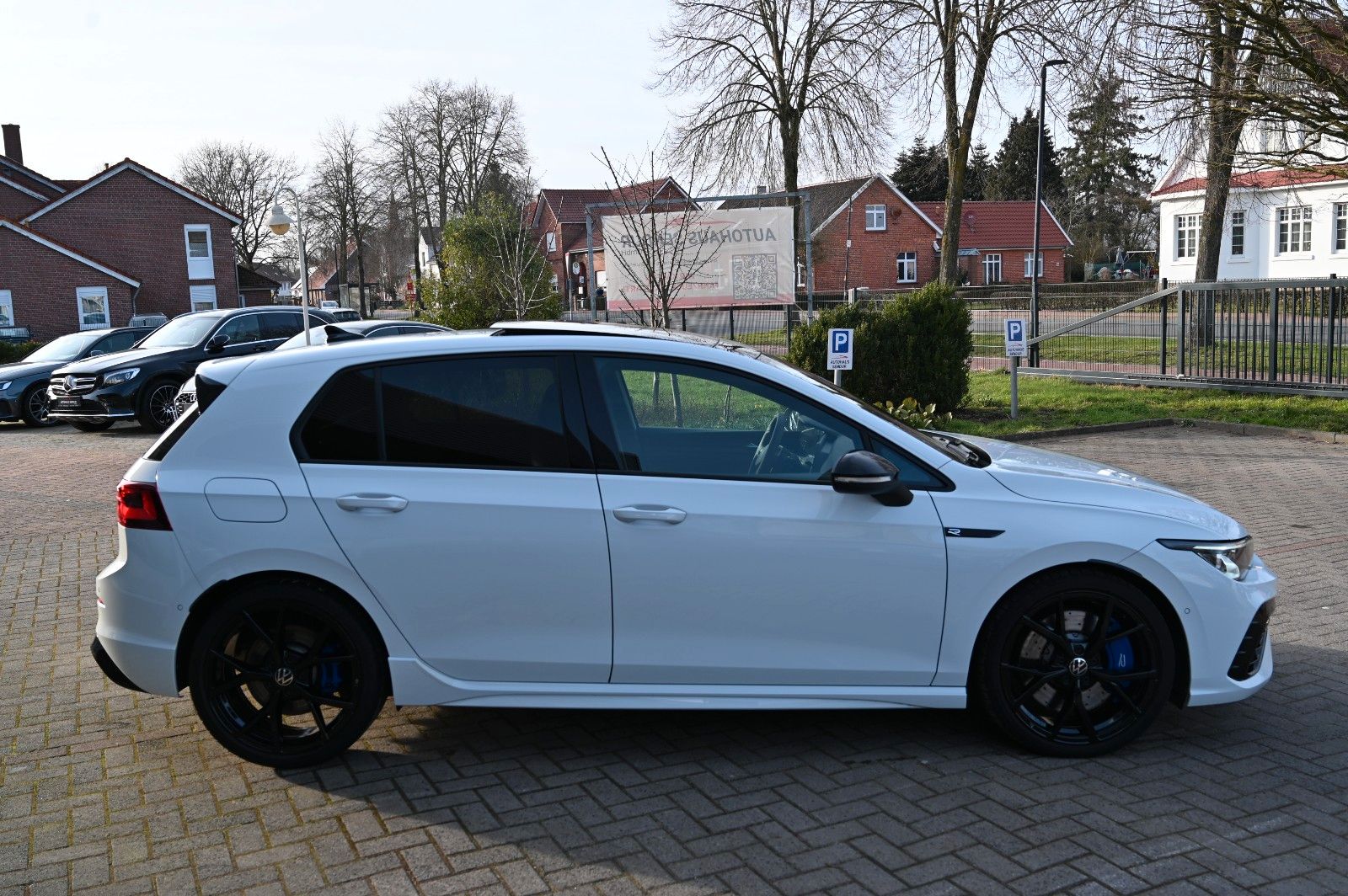 Volkswagen Golf VIII Lim. R 4Motion/ ACC / PANO / R-SPORT