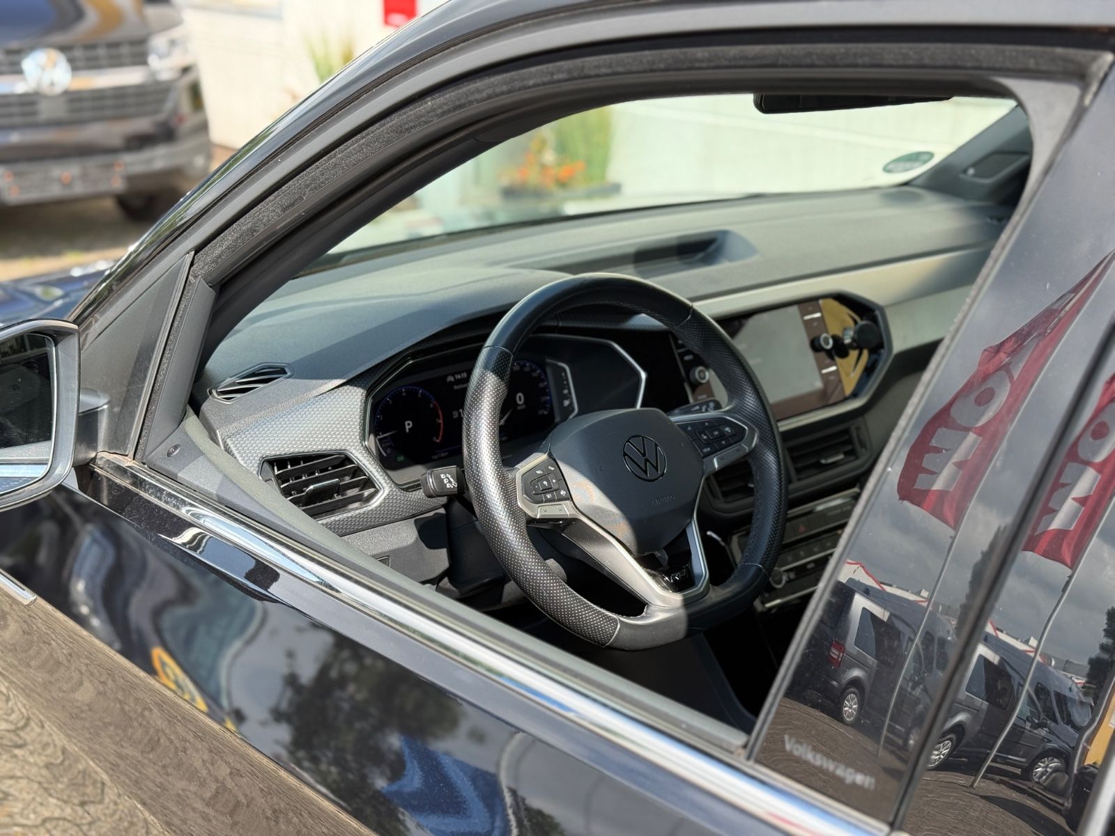 Volkswagen T-Cross Style 1.0 TSI DSG R-Line - Samsaru's Car Outlet