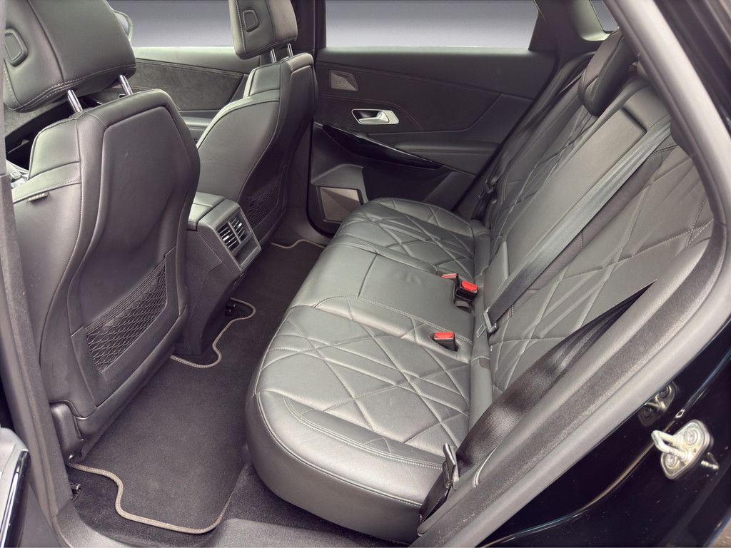 DS Automobiles DS 7 Crossback 225 Performance Line + Leder