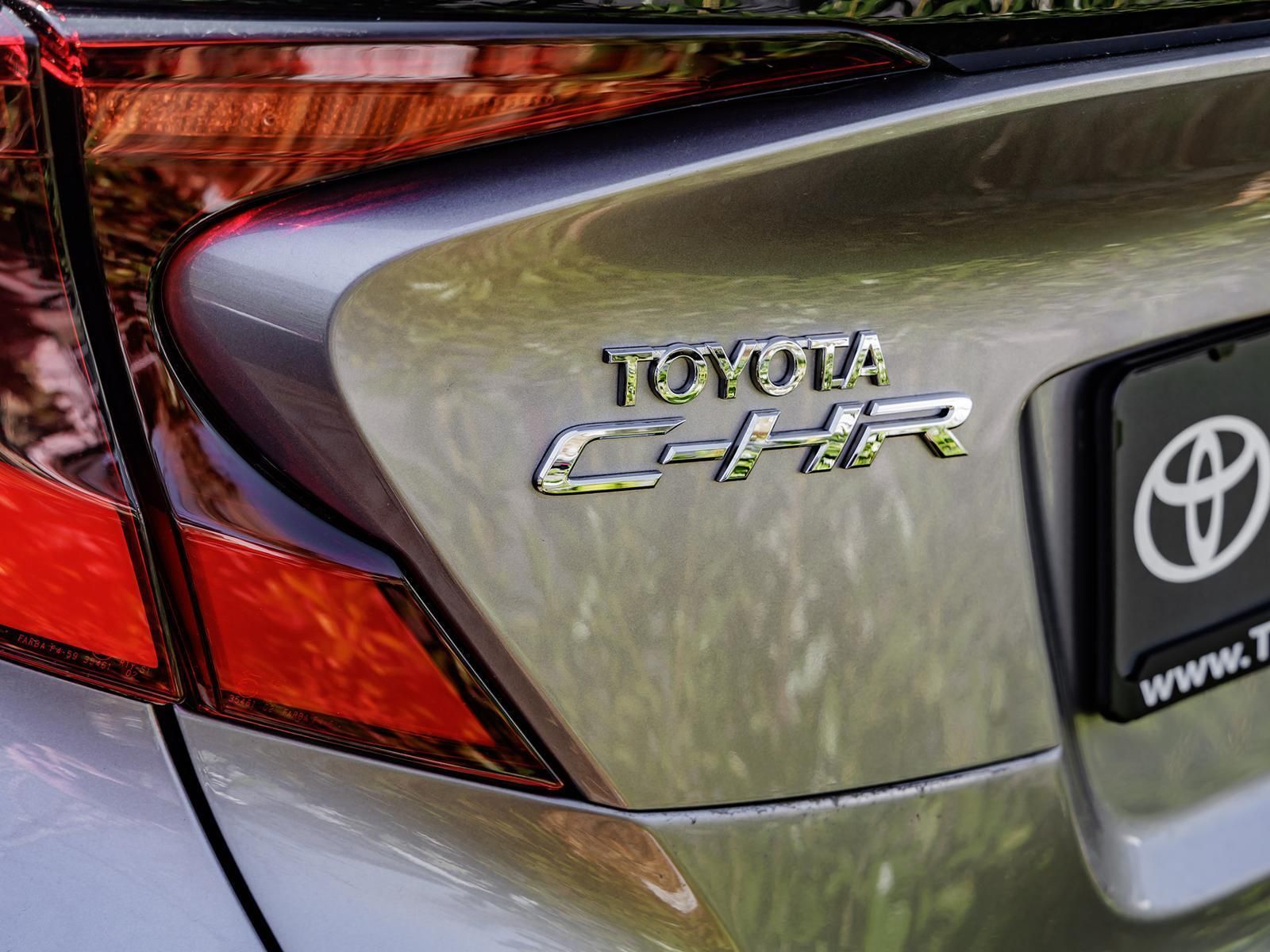 Toyota C-HR 2.0 Hybrid Lounge - Samsaru's Car Outlet