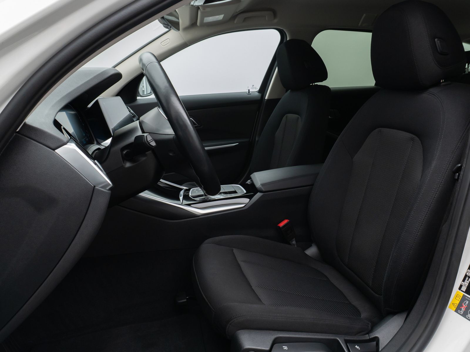 BMW 330e - Samsaru's Car Outlet