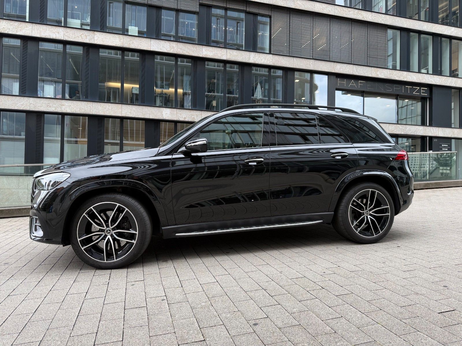 Mercedes-Benz GLE450d AMG SoftClose Pano Massage 360° HUD 22''