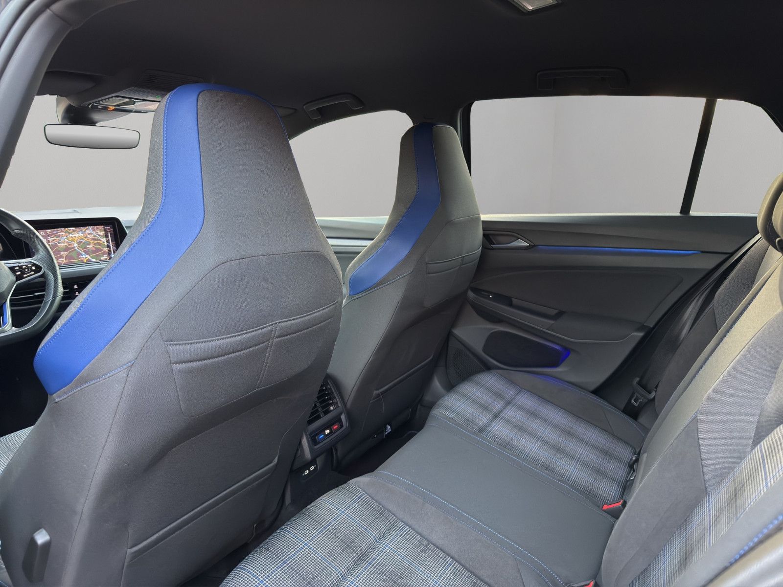 Volkswagen Golf VIII 1.4 TSI GTE DSG - Samsaru's Car Outlet