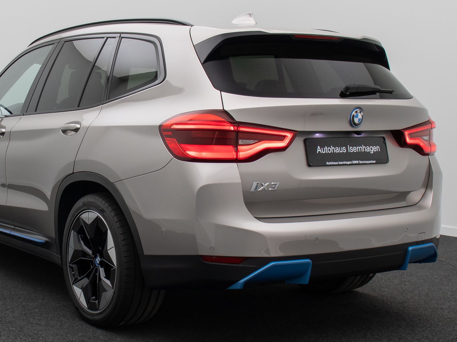 BMW iX3 IMPRESSIVE DAB 360°HUD Panorama H/K 20Zoll