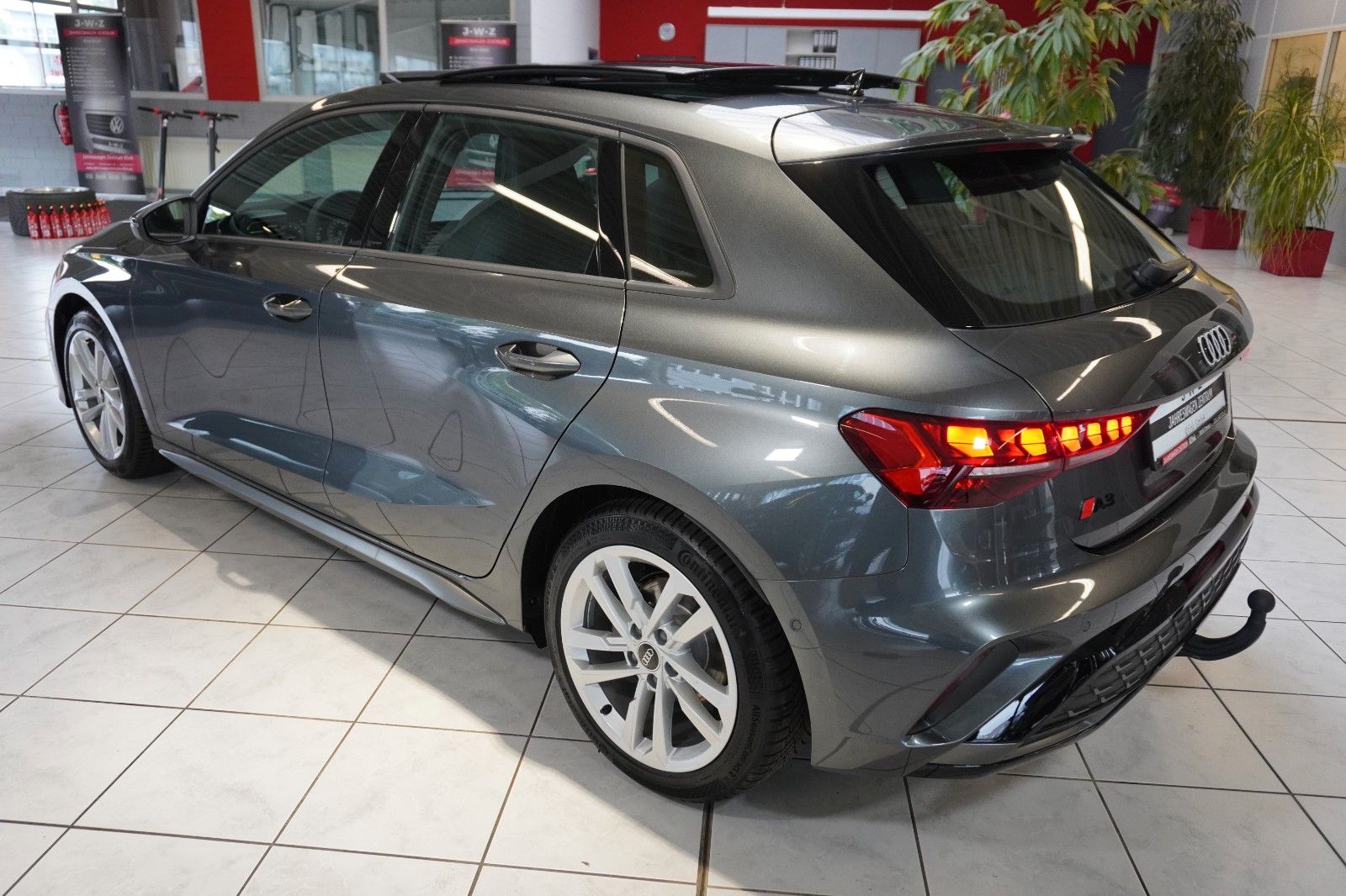 Audi A3 Sportback S-Line 35 TFSI S-Tronic - Samsaru's Car Outlet
