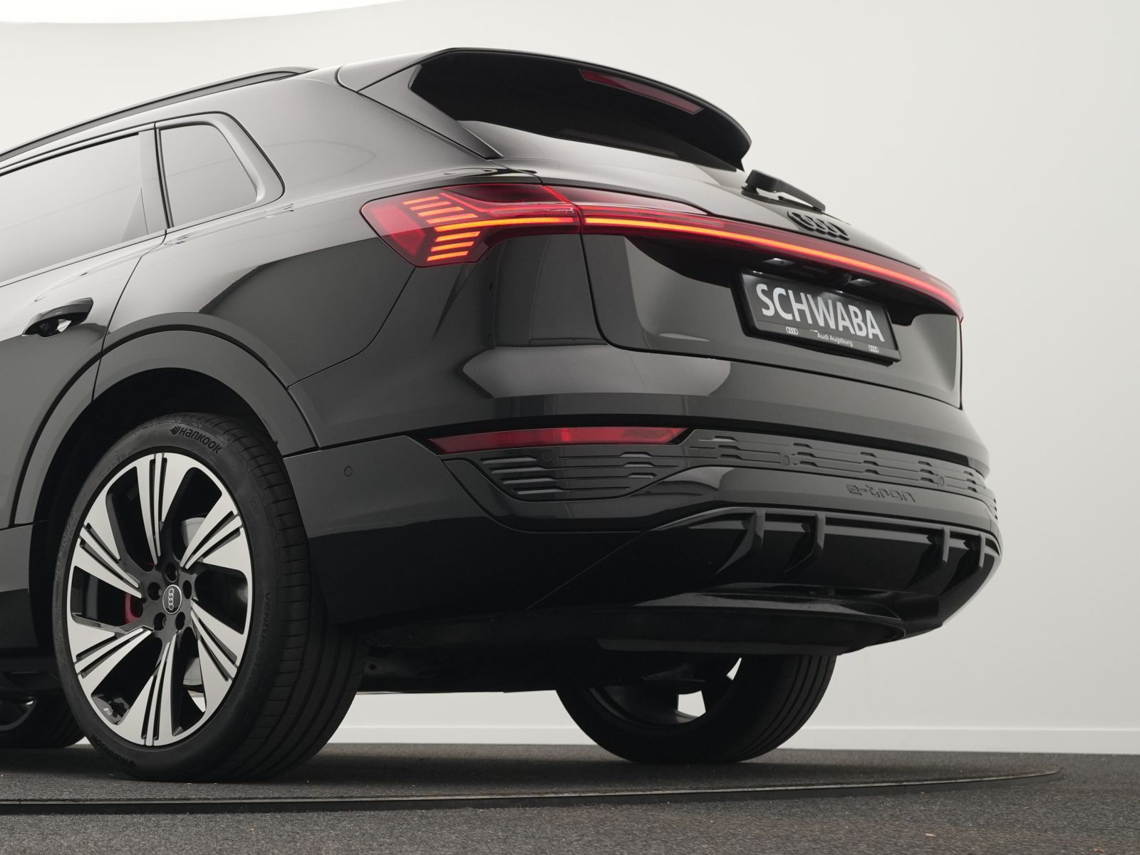 Audi Q8 e-tron S line 55 quattro *Opt.schw*PANO*AHK*