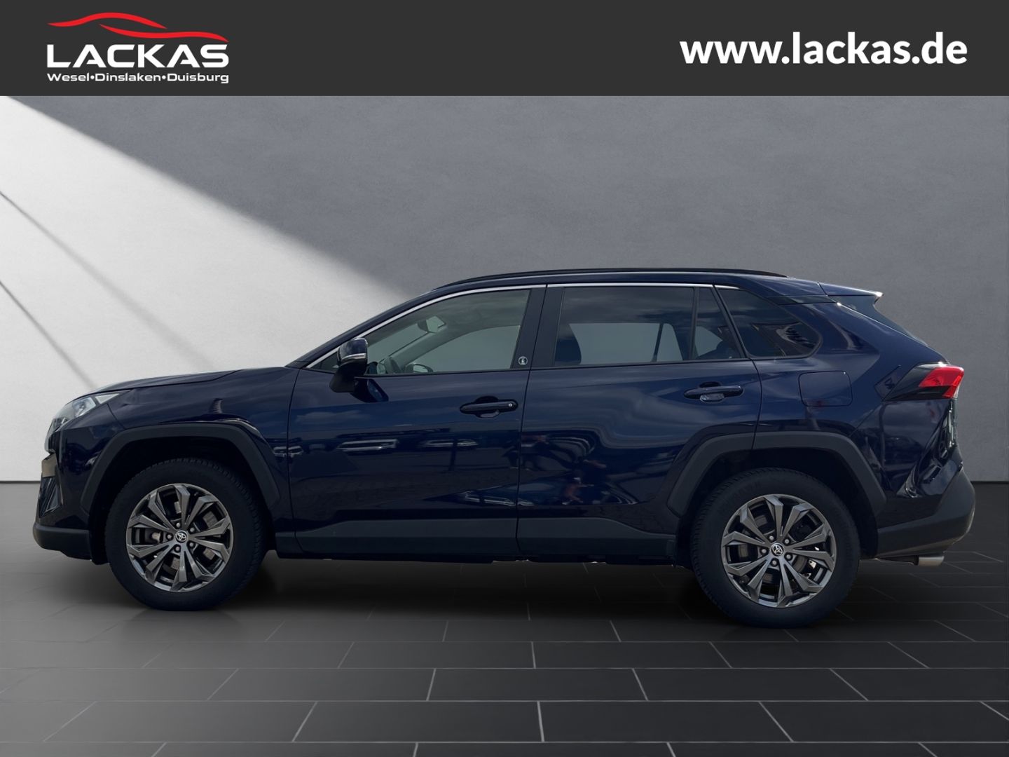 Toyota RAV 4 Hybrid 4x4 - Samsaru's Car Outlet