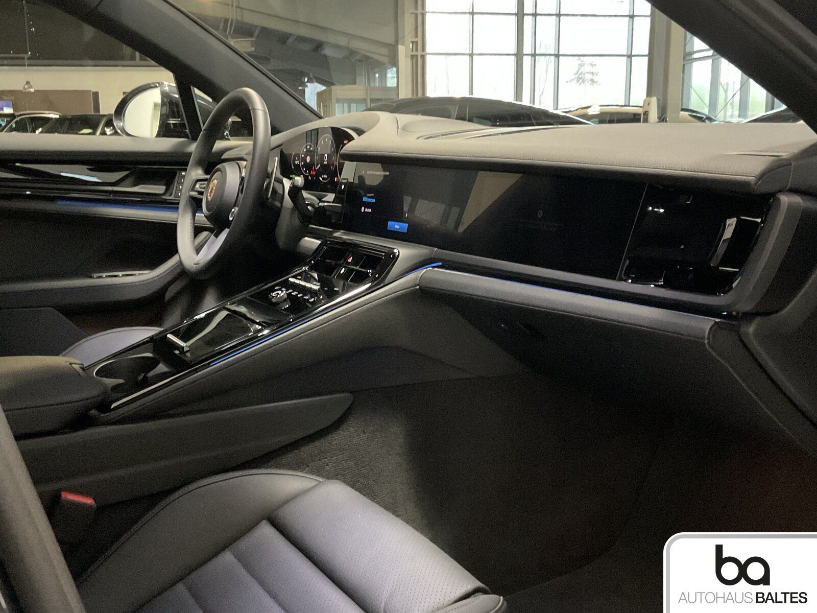 Porsche Panamera 4 Pano/Luft/Inno/4+1/Spur/BeiDis/AHK