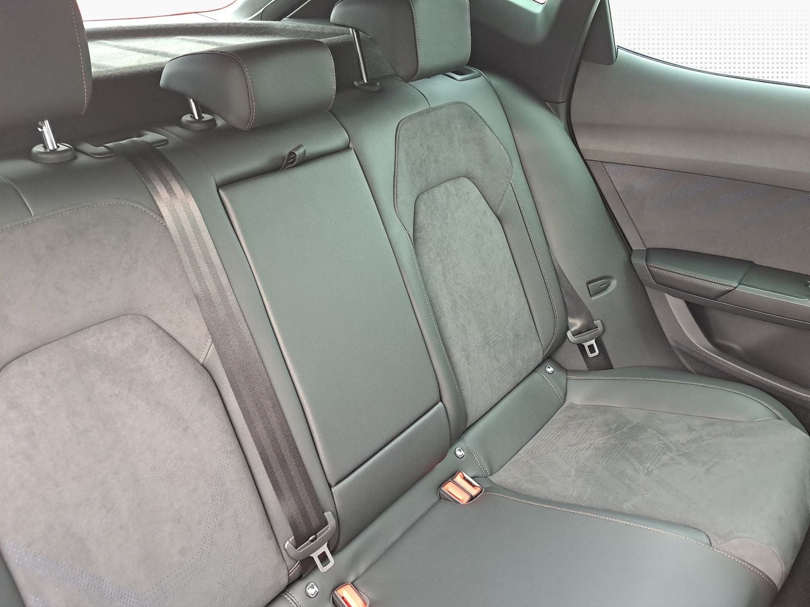 Cupra Formentor VZ 2.0 TSI 333 MATRIX*360°*PANO*AHK*SE