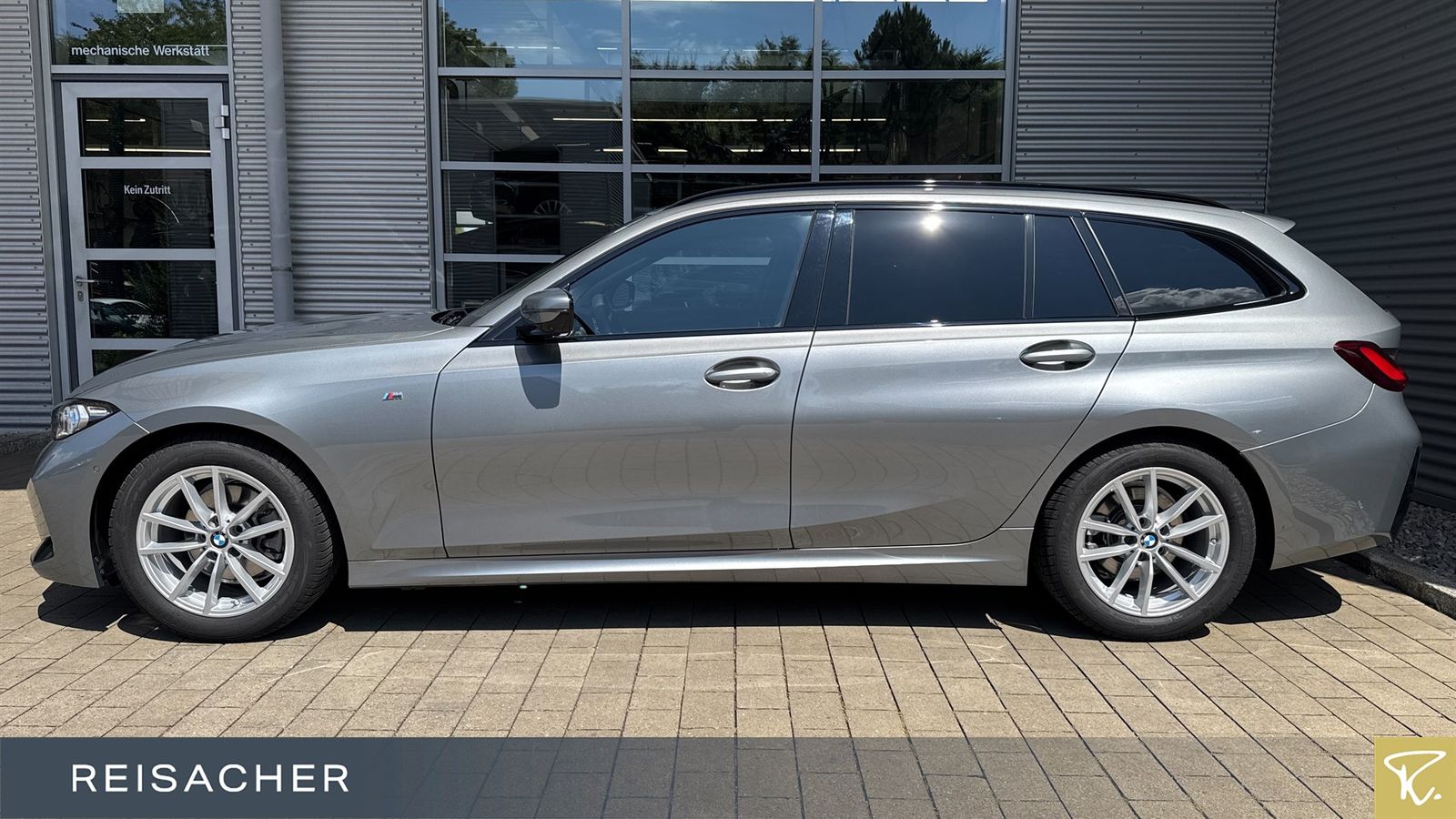 BMW 320i A M-Sport - Samsaru's Car Outlet