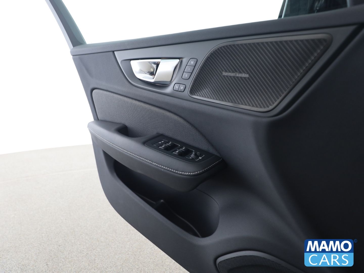 Volvo V60 T6 Recharge AWD Ultra Dark Plug-In Hybrid