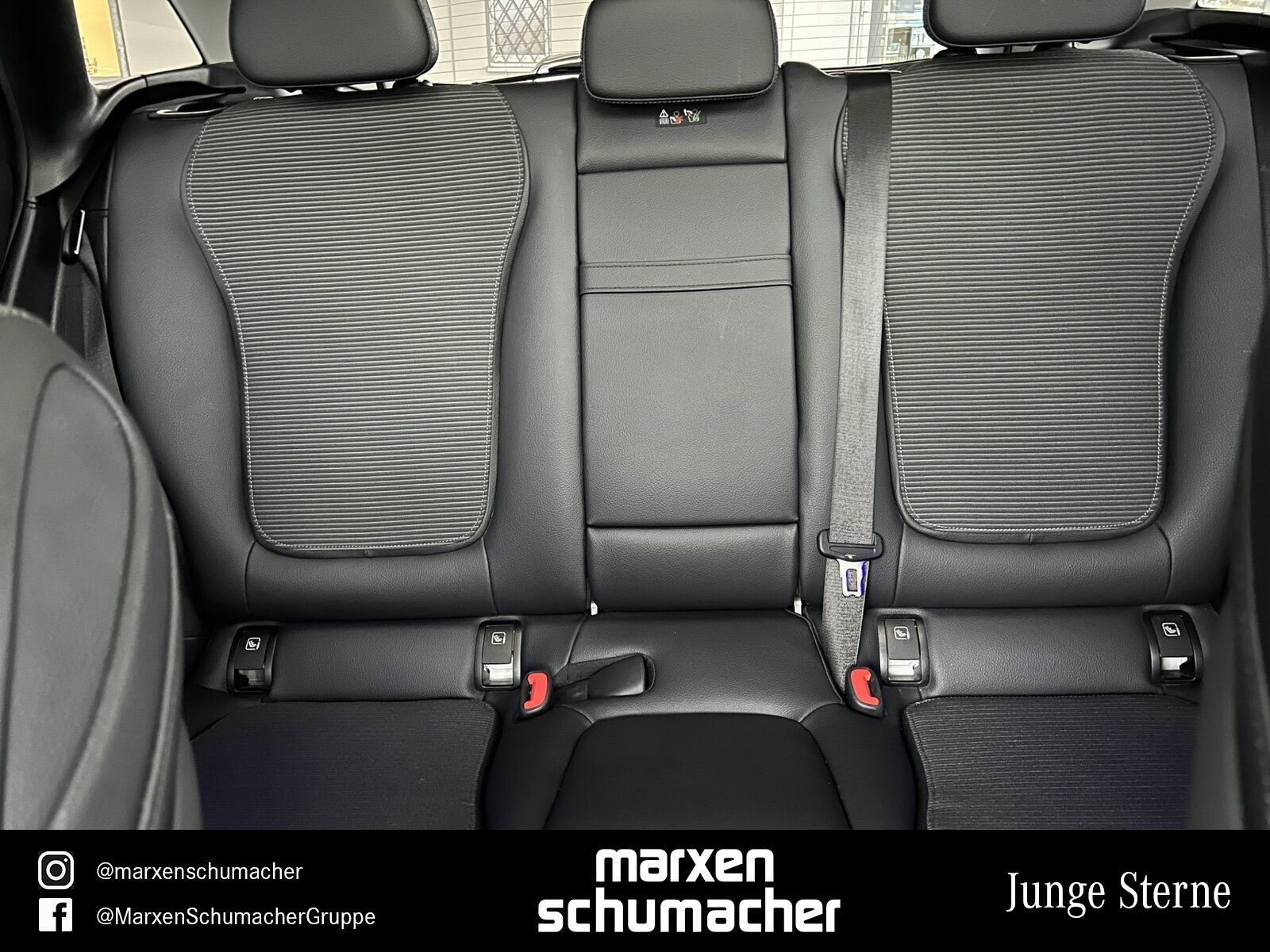Mercedes-Benz GLC 220 d 4M AVANTGARDE Pano+360°+AHK+DIGITAL