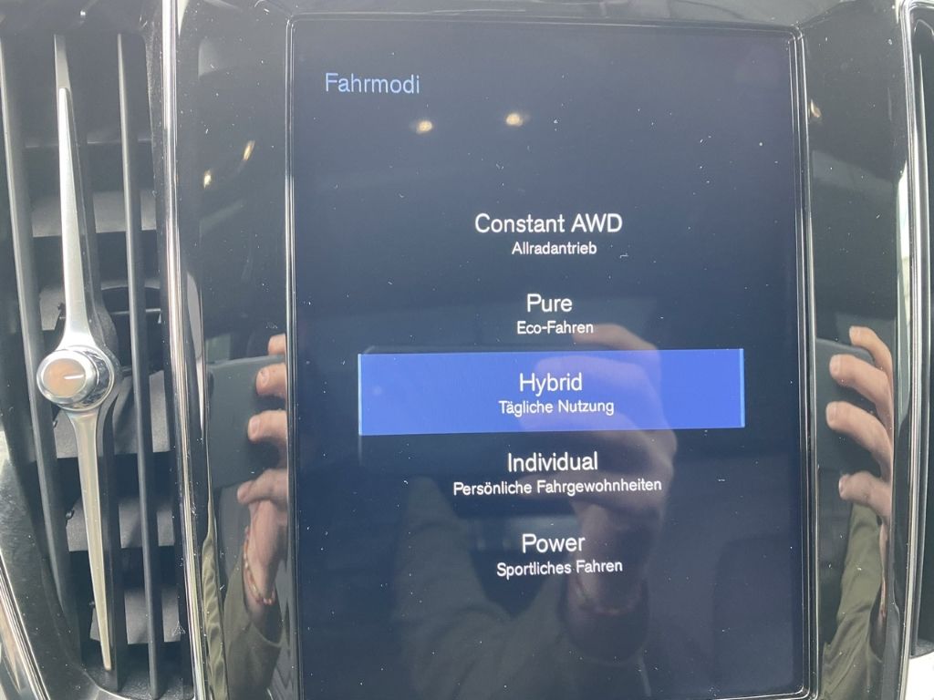 Volvo V60 R Design Plug-In Hybrid AWD T8 Twin Engine E