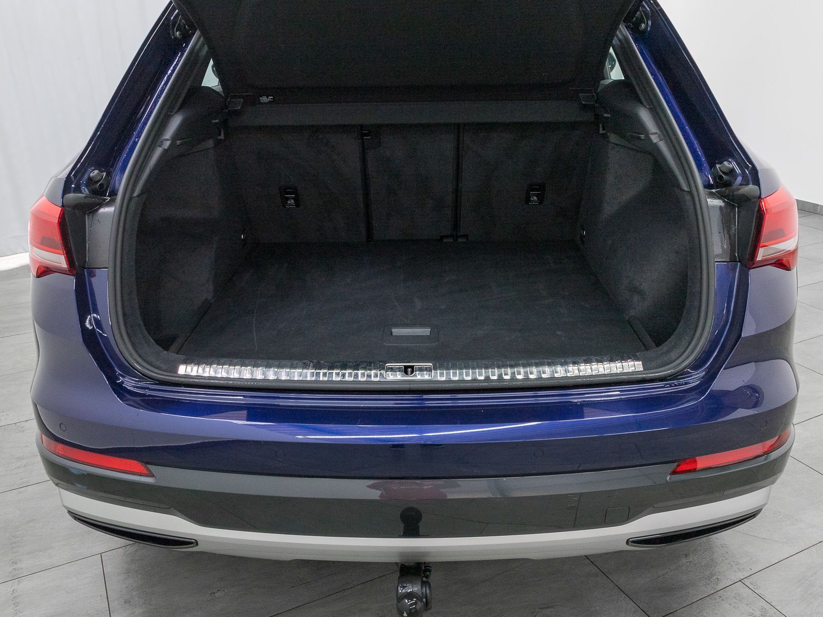 Audi Q3 40 TDI Q ADVANCED - Samsaru's Car Outlet