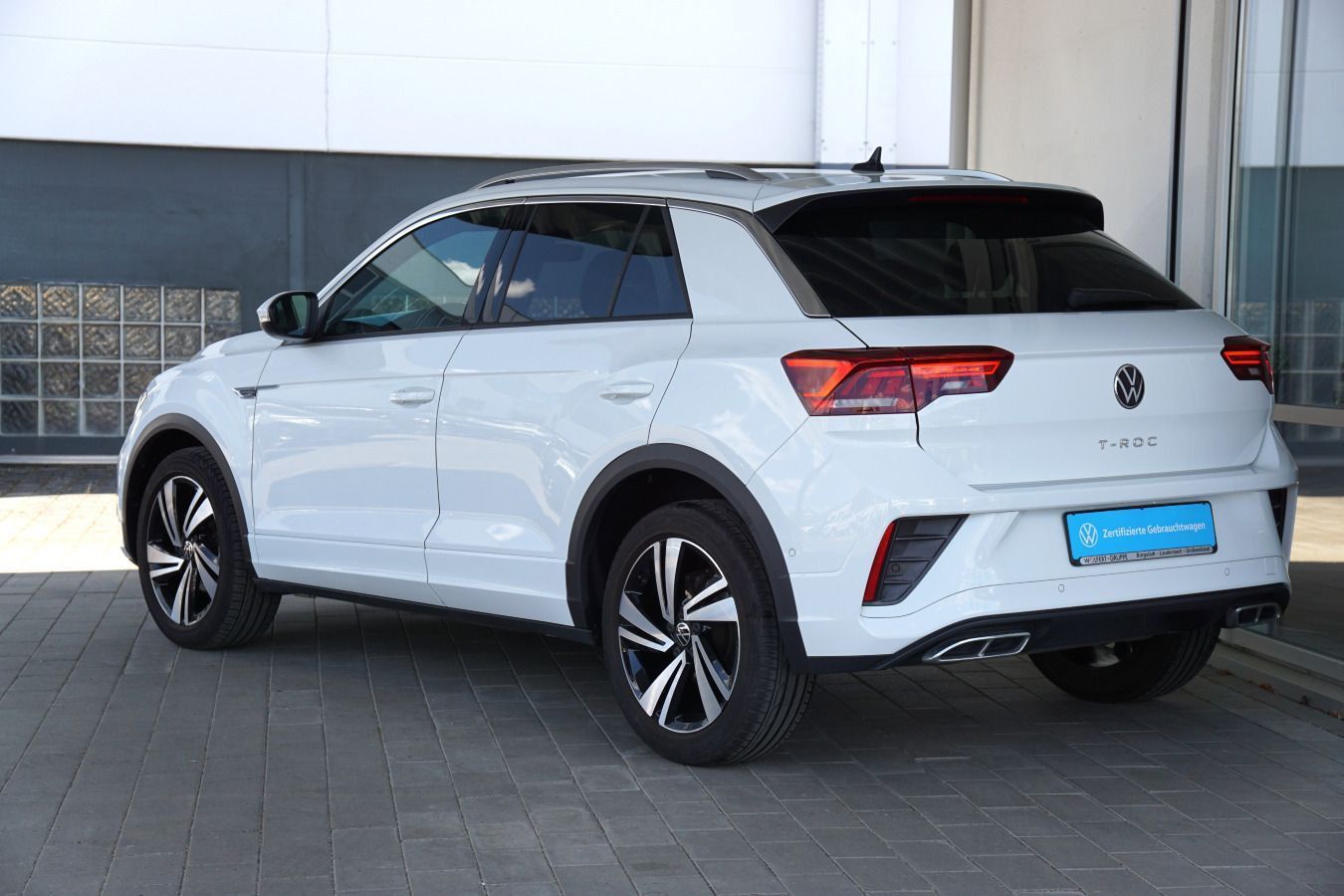 Volkswagen T-Roc R-Line 1.5 TSI DSG - Samsaru's Car Outlet