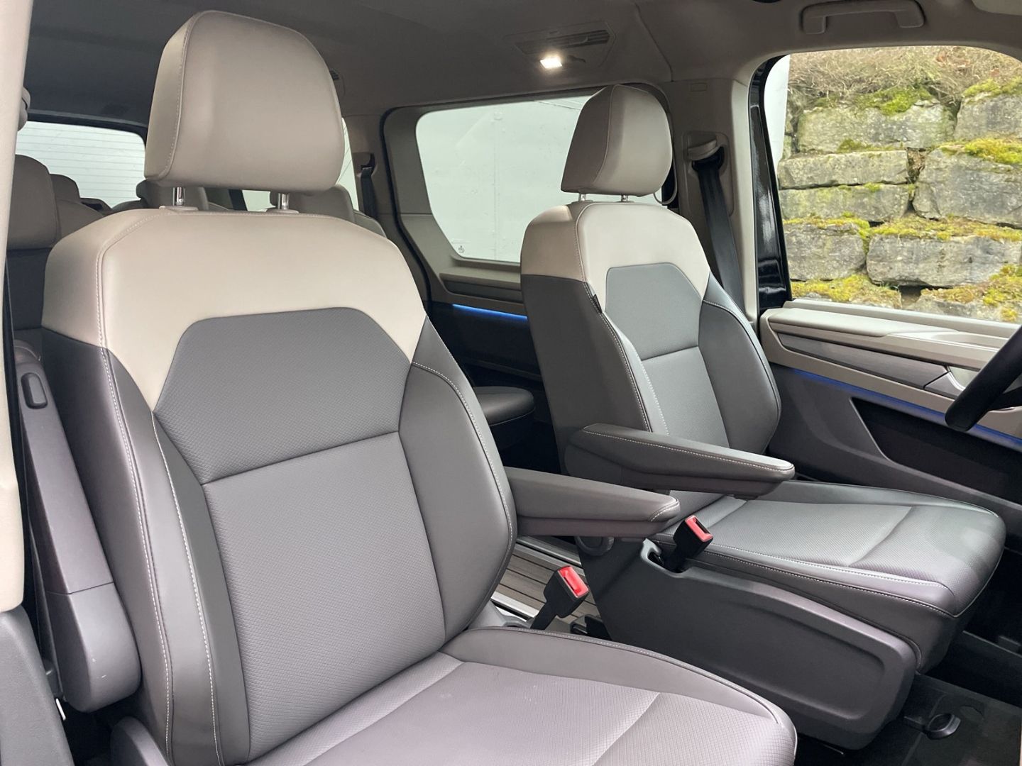 Volkswagen T7 Multivan 2.0 TDI DSG - Samsaru's Car Outlet