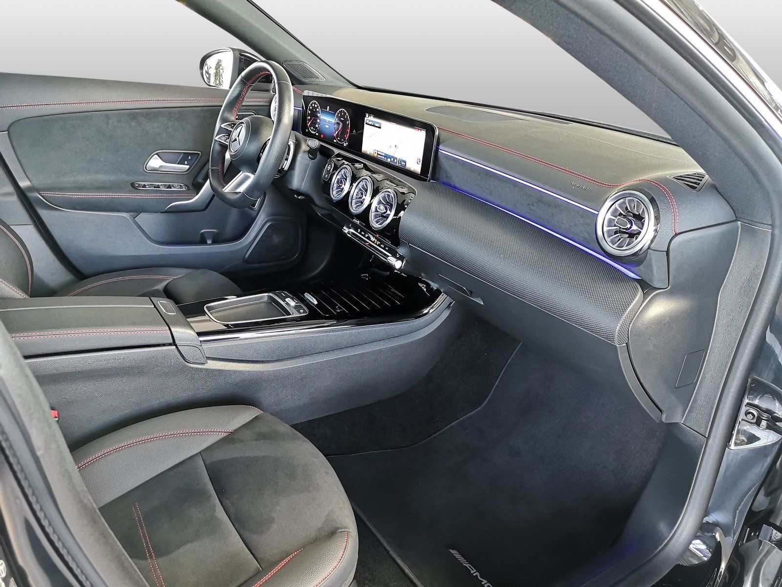 Mercedes-Benz CLA 180 Coupé AMG Line - Samsaru's Car Outlet
