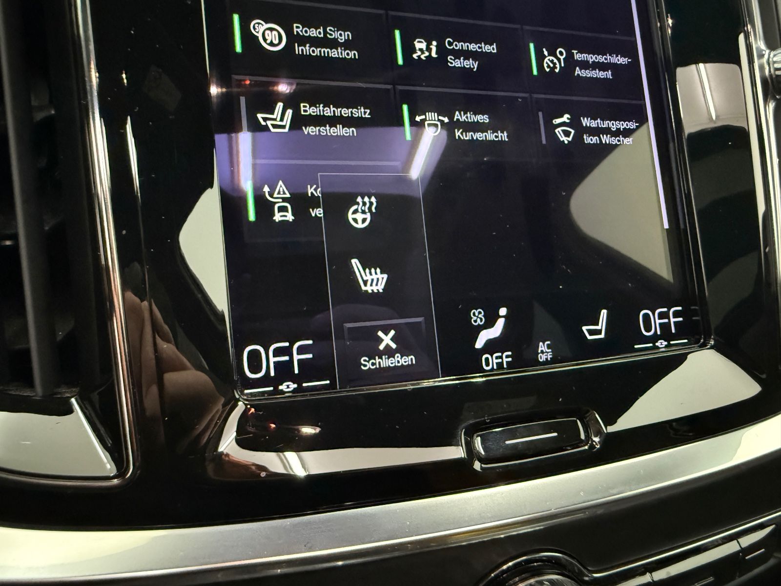 Volvo V60 Kombi Plus Dark Recharge Plug-In Hybrid AWD