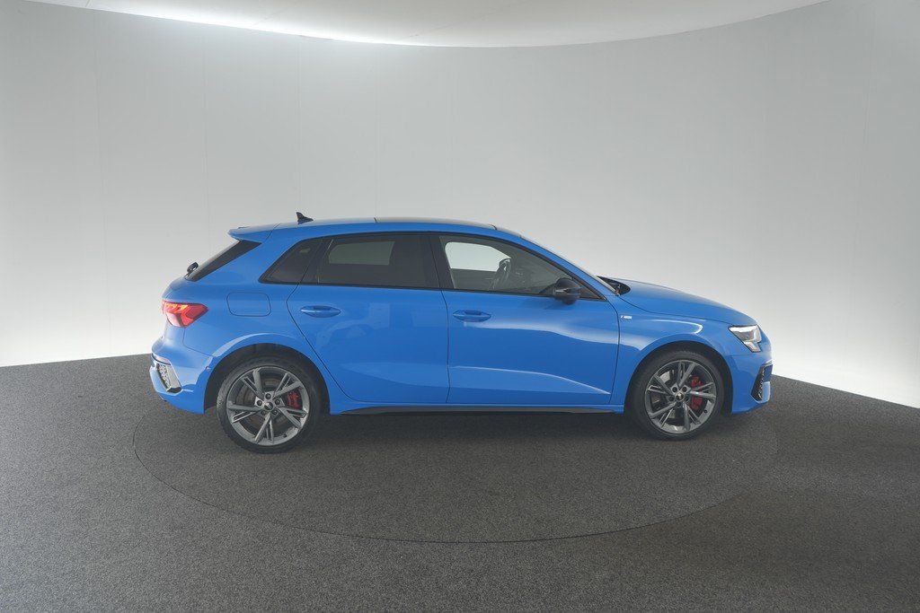 Audi A3 Sportb. 45 TFSIe S tronic S line LED GRA B&O