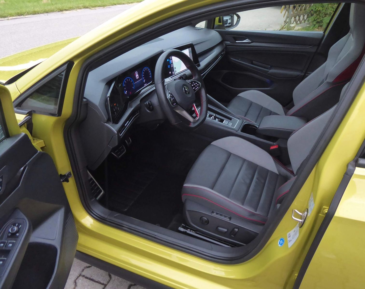 Volkswagen Golf VIII GTI Clubsport - Samsaru's Car Outlet