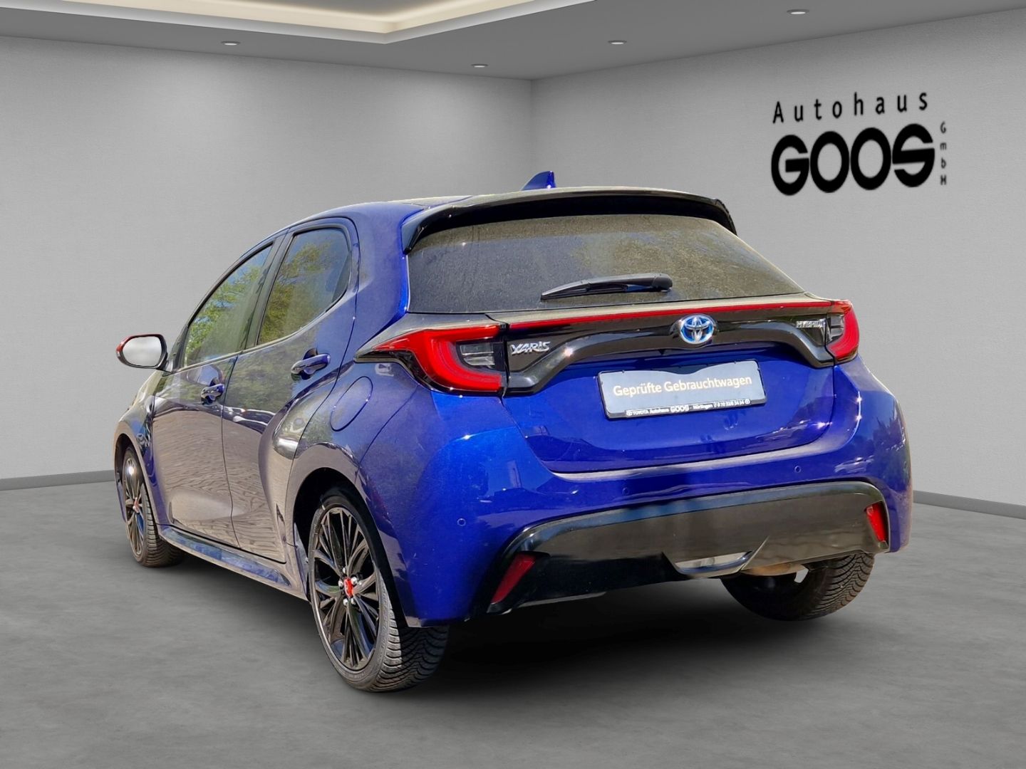 Toyota Yaris Hybrid Tokyo Pop-Out HUD Navi Soundsystem