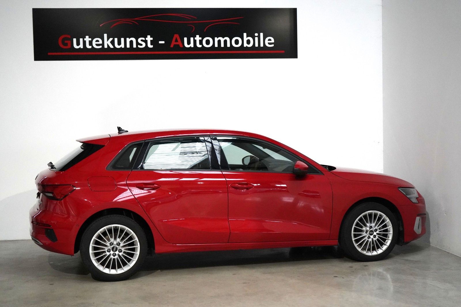 Audi A3 30 TFSI Advance - Samsaru's Car Outlet