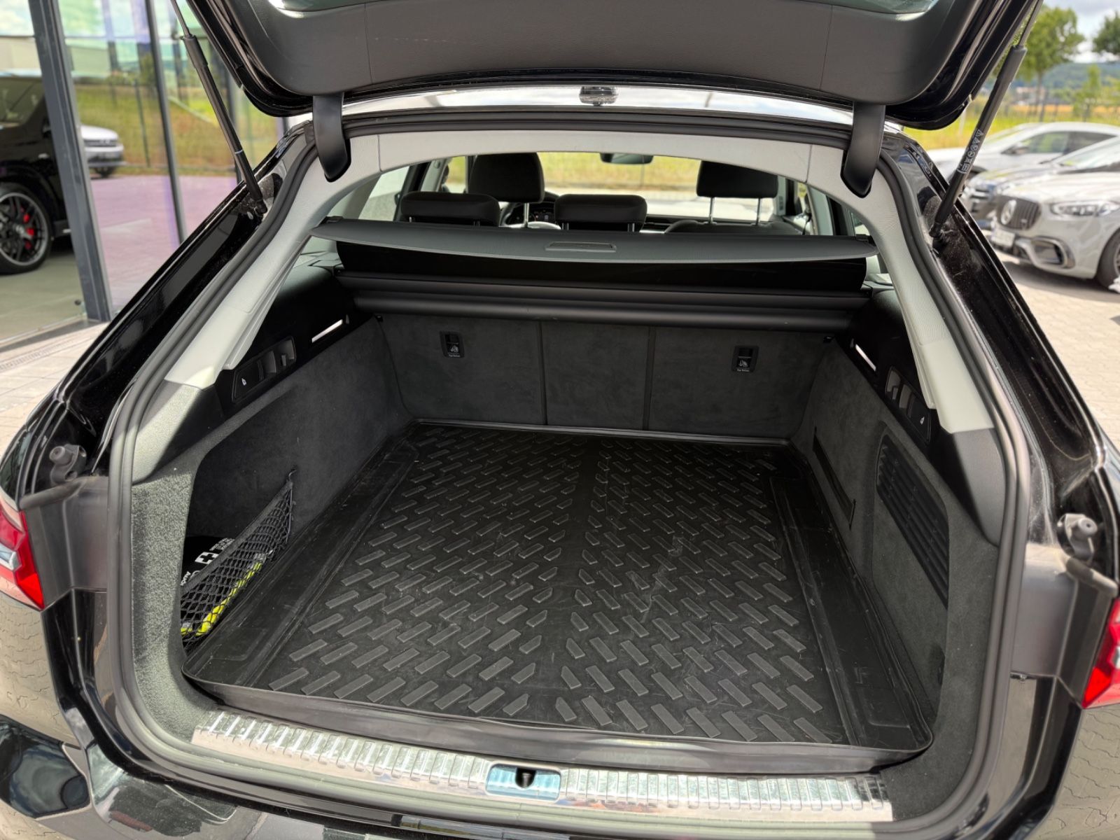 Audi A6 Avant 40 TDI sport - Samsaru's Car Outlet
