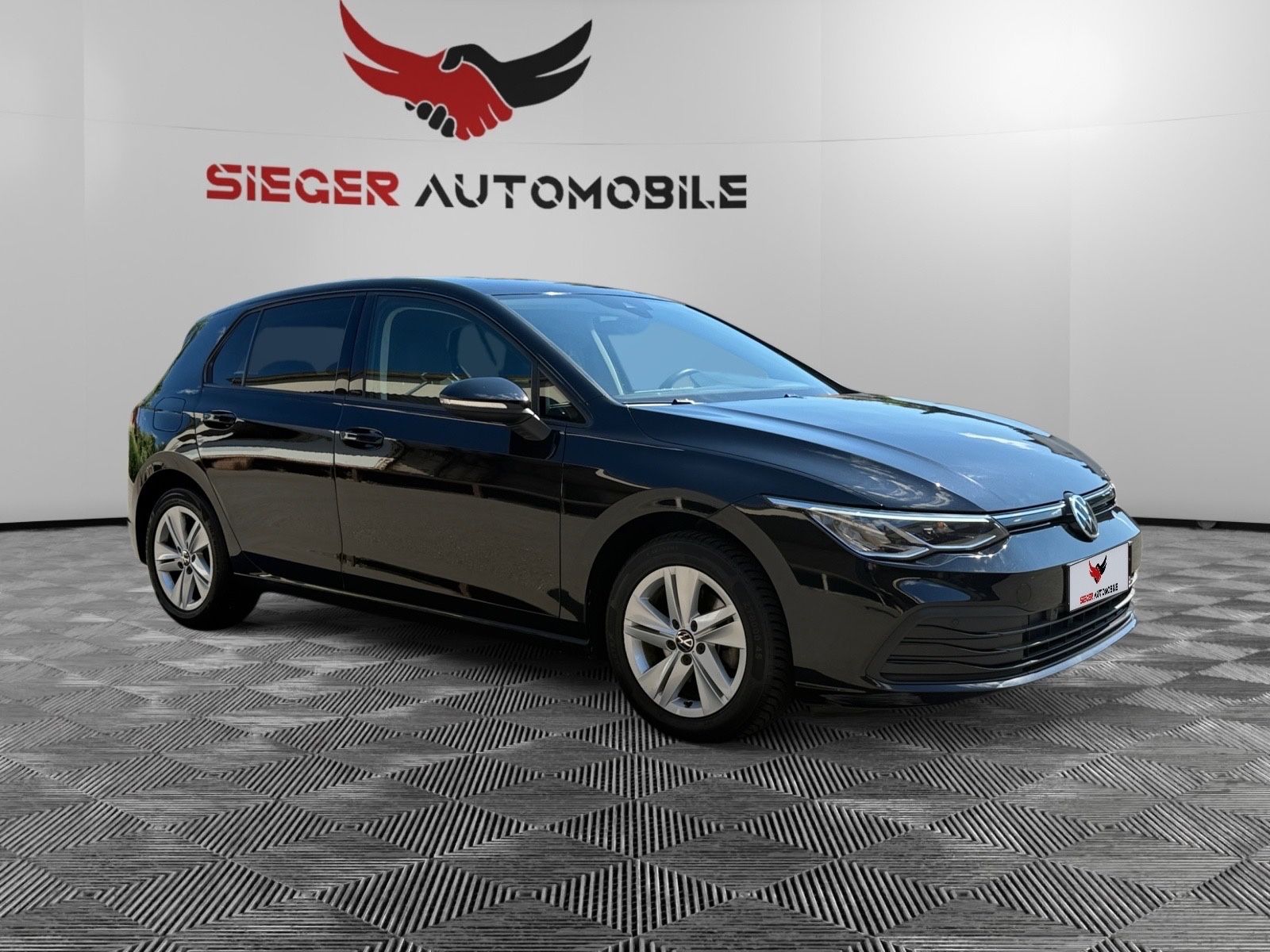 Volkswagen GOLF VIII 2.0 TDI DSG LIFE - Samsaru's Car Outlet