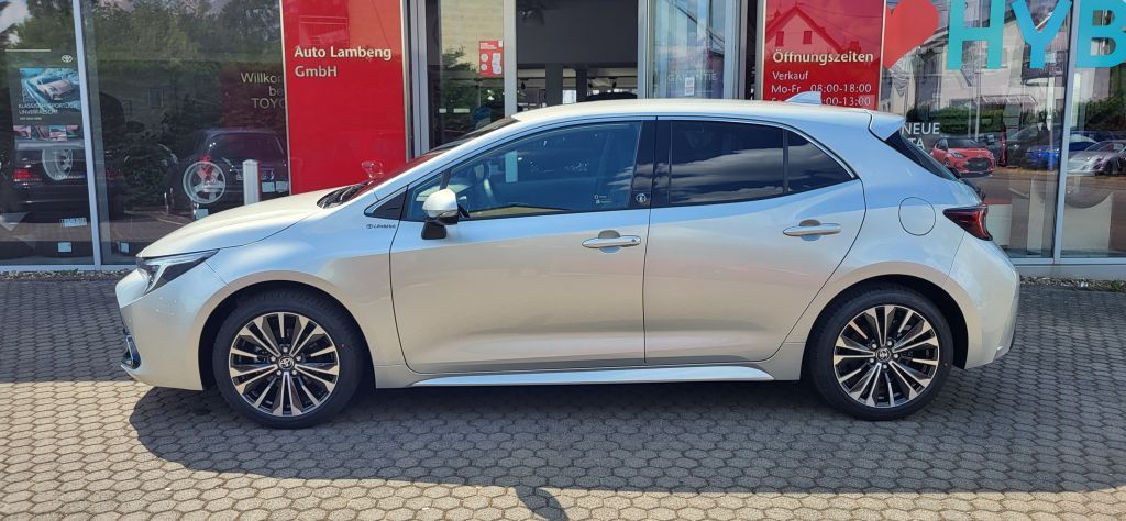 Toyota Corolla 1.8 Hybrid - Samsaru's Car Outlet