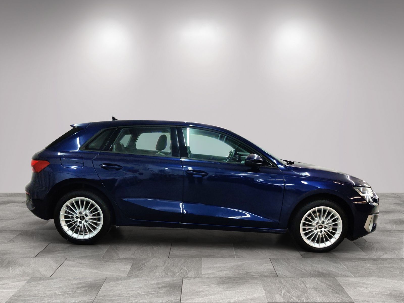 Audi A3 Sportback Advanced 35 TFSI - Samsaru's Car Outlet