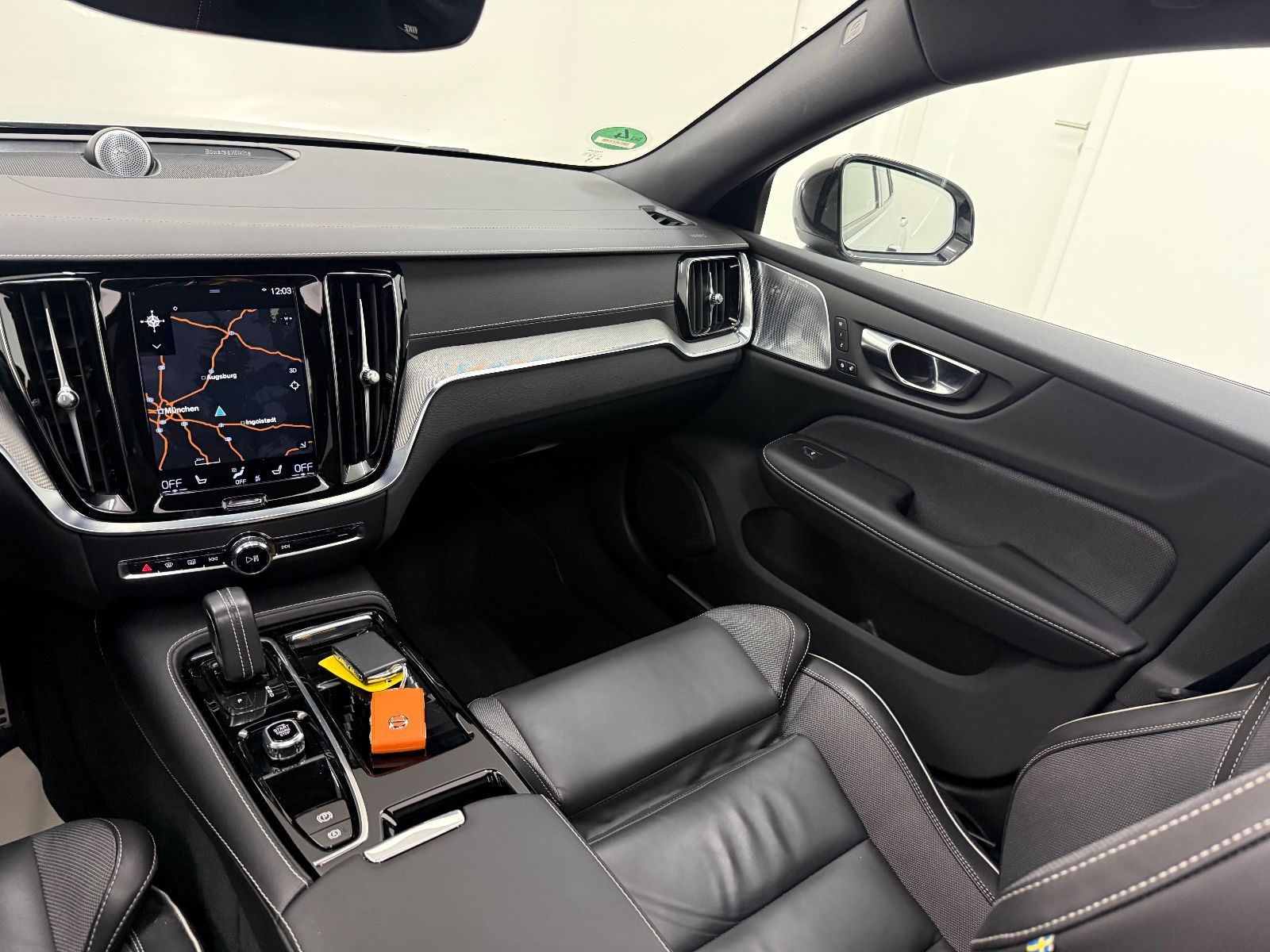 Volvo V60 Kombi Plus Dark Recharge Plug-In Hybrid AWD