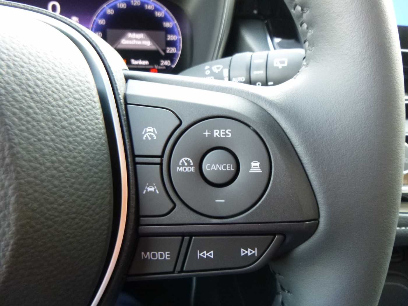 Toyota Corolla Touring Sports - 2.0 Hybrid Style  - Nav