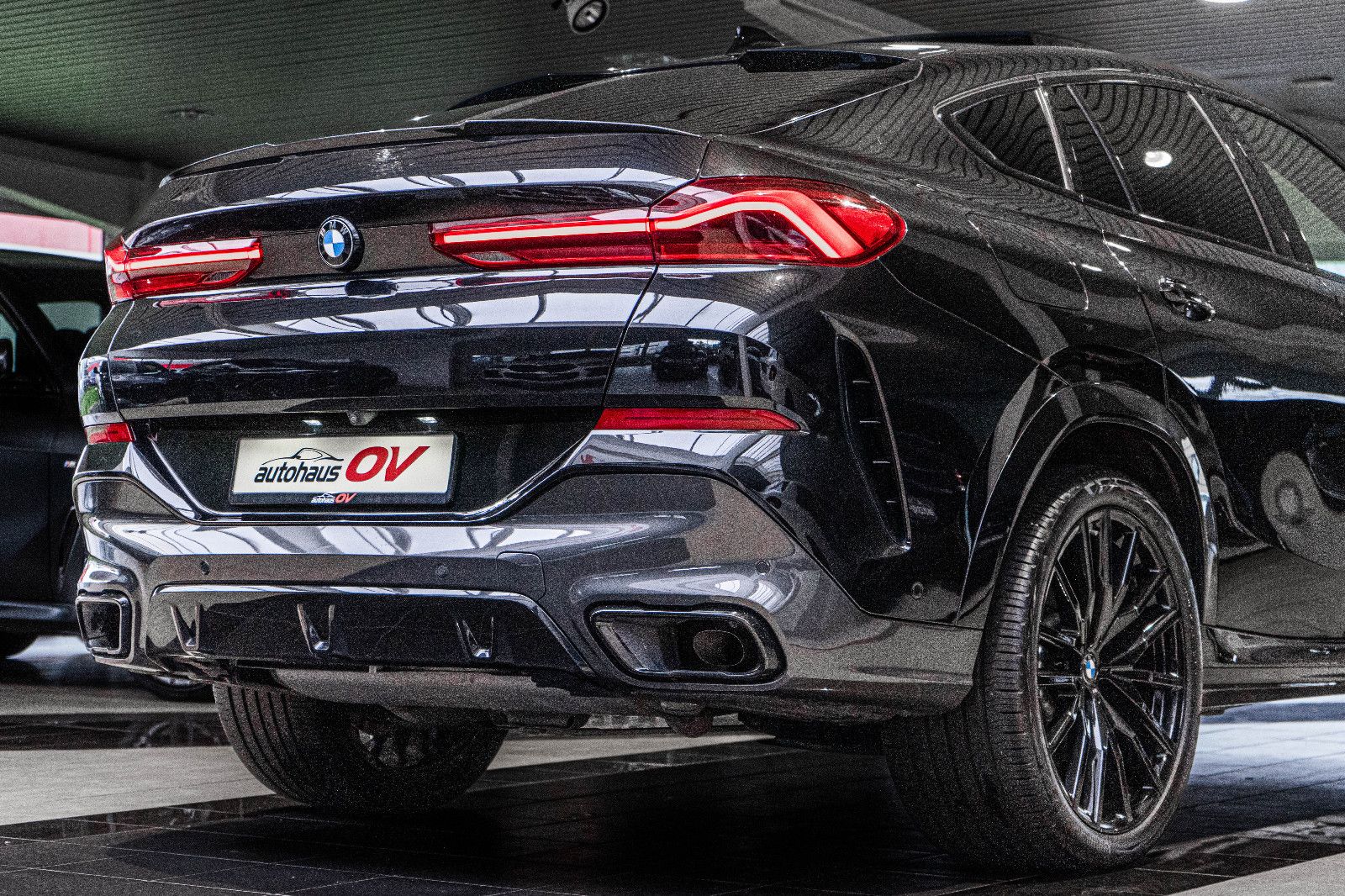 BMW X6 40xd M Sport*3xTV*Carbon*Massage*ACC*PanoSKY*