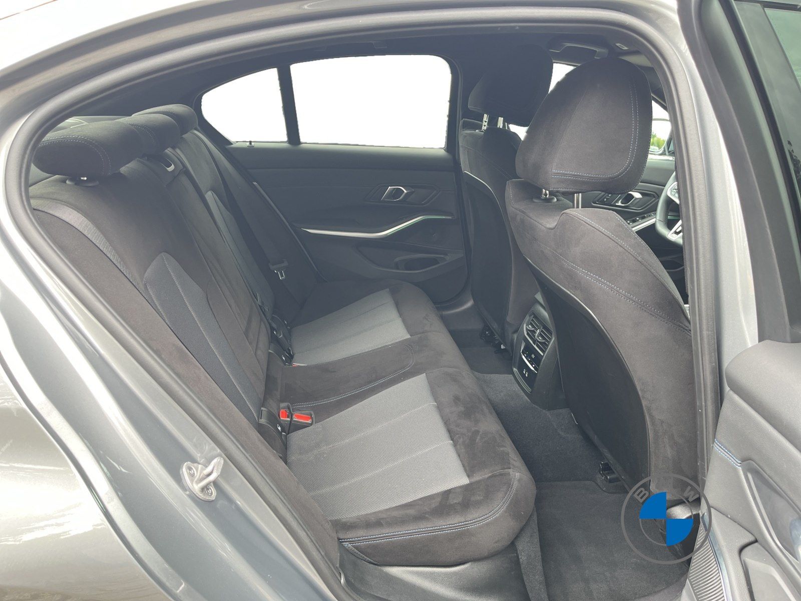 BMW 320d xDrive Limo M Sport AHK ACC HUD PA+ HiFi