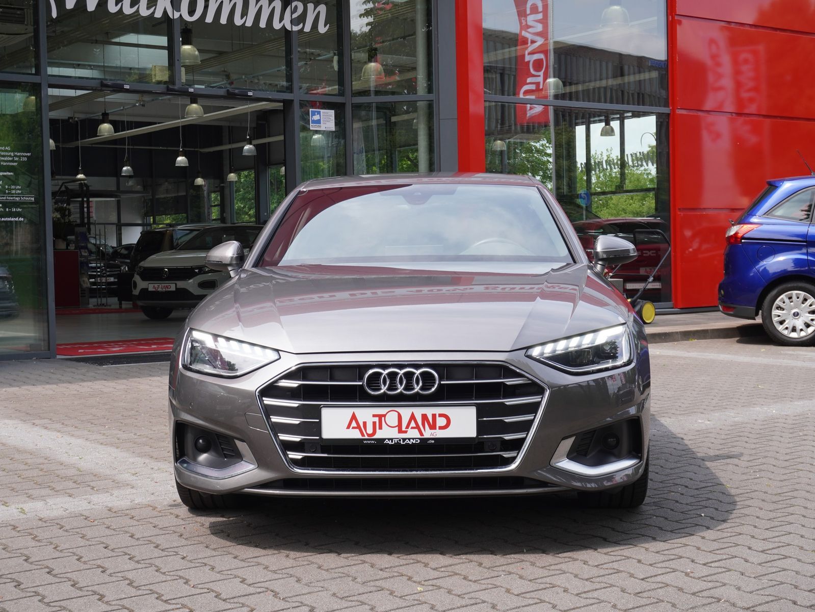 Audi A4 2.0 TDI 35 S-Line - Samsaru's Car Outlet