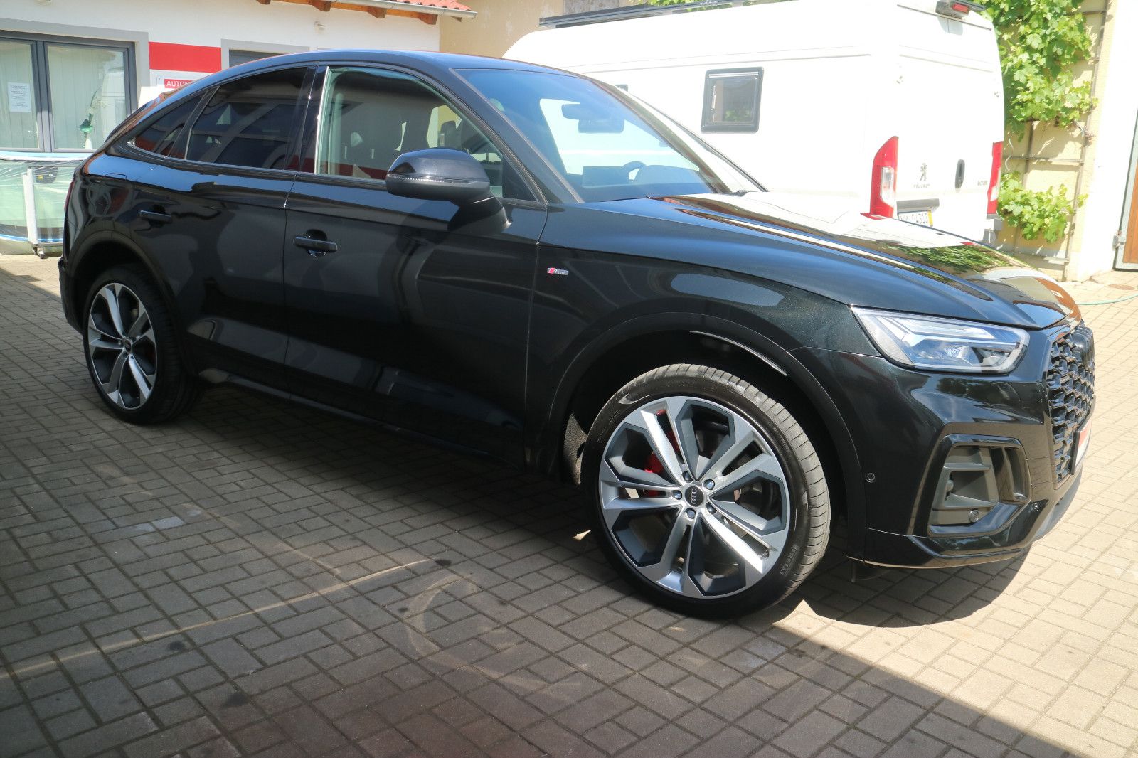 Audi Q5 Sportback 40 TDI quattro S line - Samsaru's Car Outlet