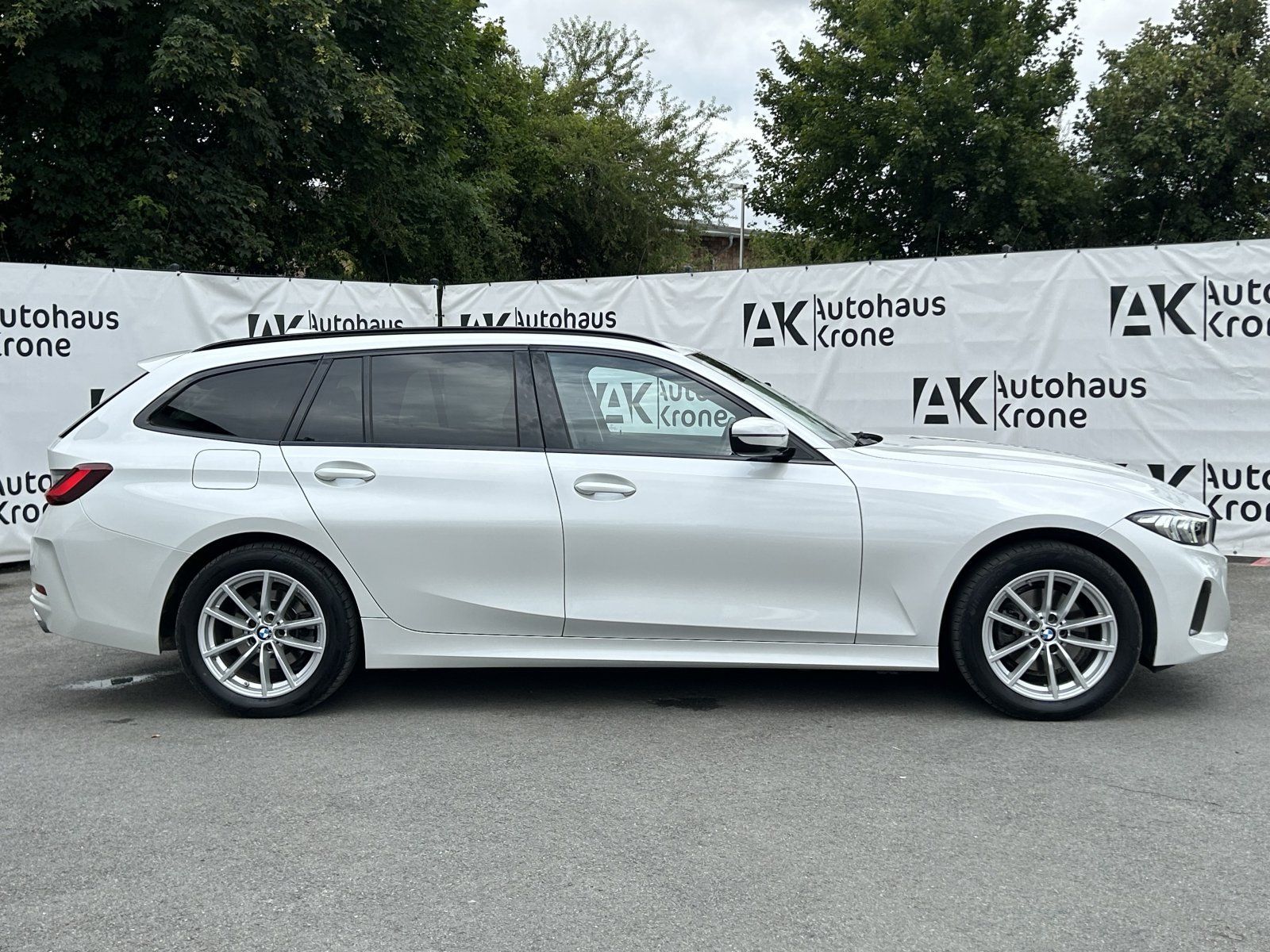 BMW 320 d Mild Hybrid xDrive - Samsaru's Car Outlet