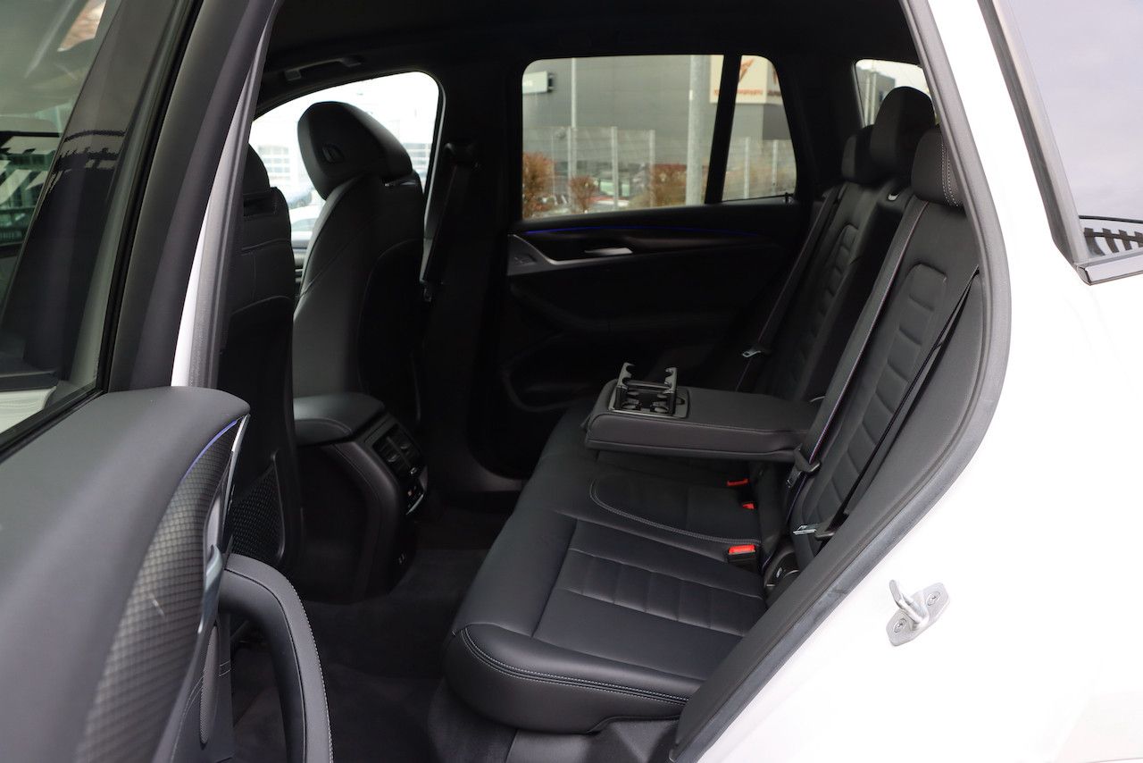 BMW X3 xDr 30d/M-SPORT/21Z/AHK/StHz/INDIVIDUAL/ACC/