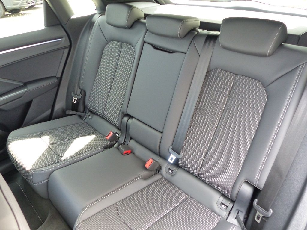 Audi Q3 40 TFSI quattro S line - Samsaru's Car Outlet