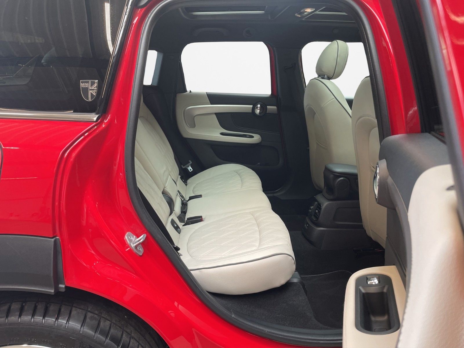 MINI Cooper Countryman YoursT - Samsaru's Car Outlet