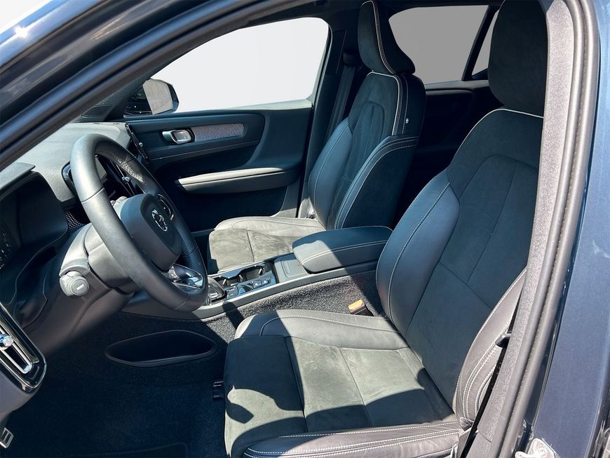 Volvo XC40 B4 Geartronic RDesign - Samsaru's Car Outlet