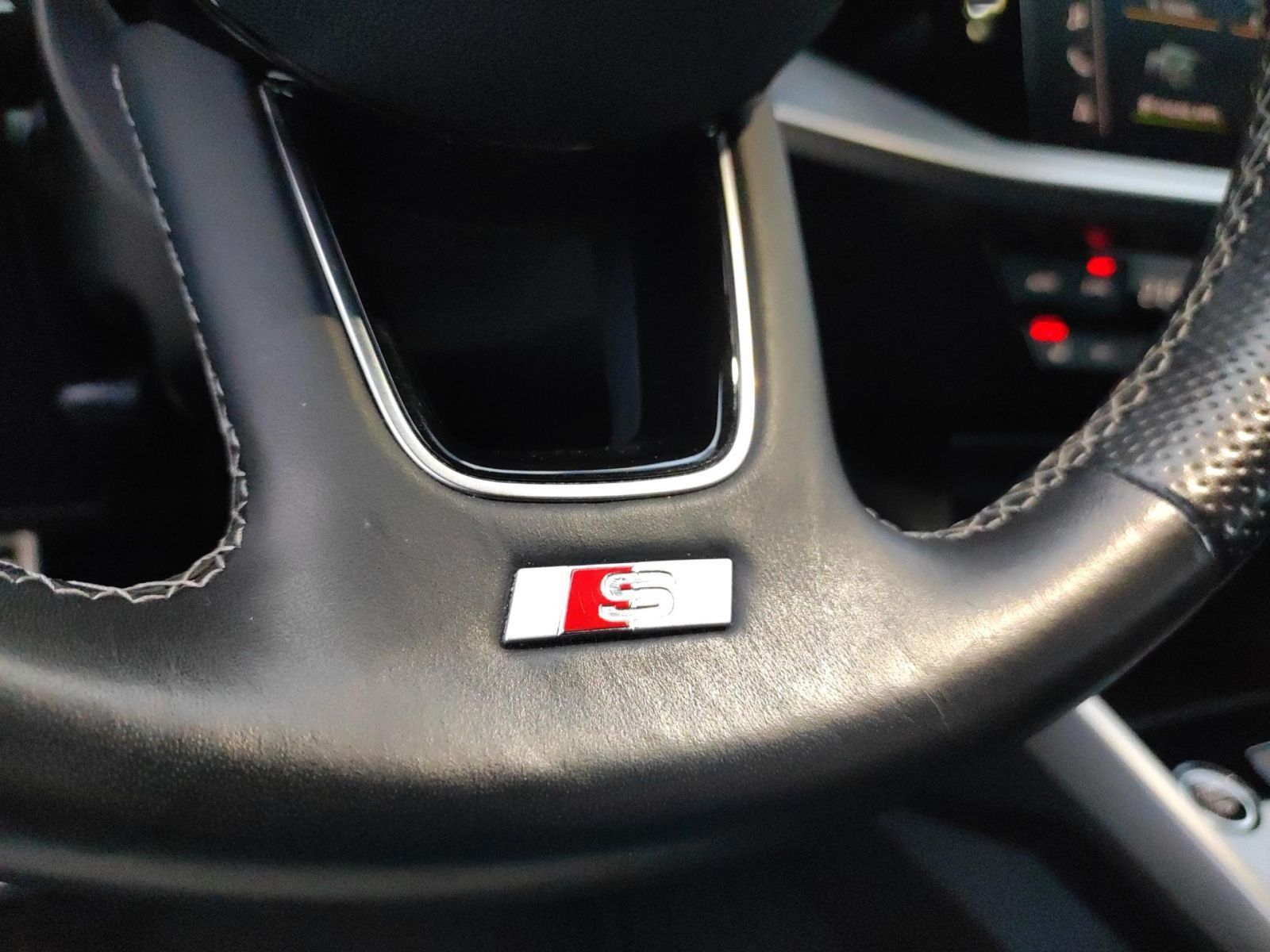 Audi A3 Sportback 30 TFSI S line int. S tronic *AHK*