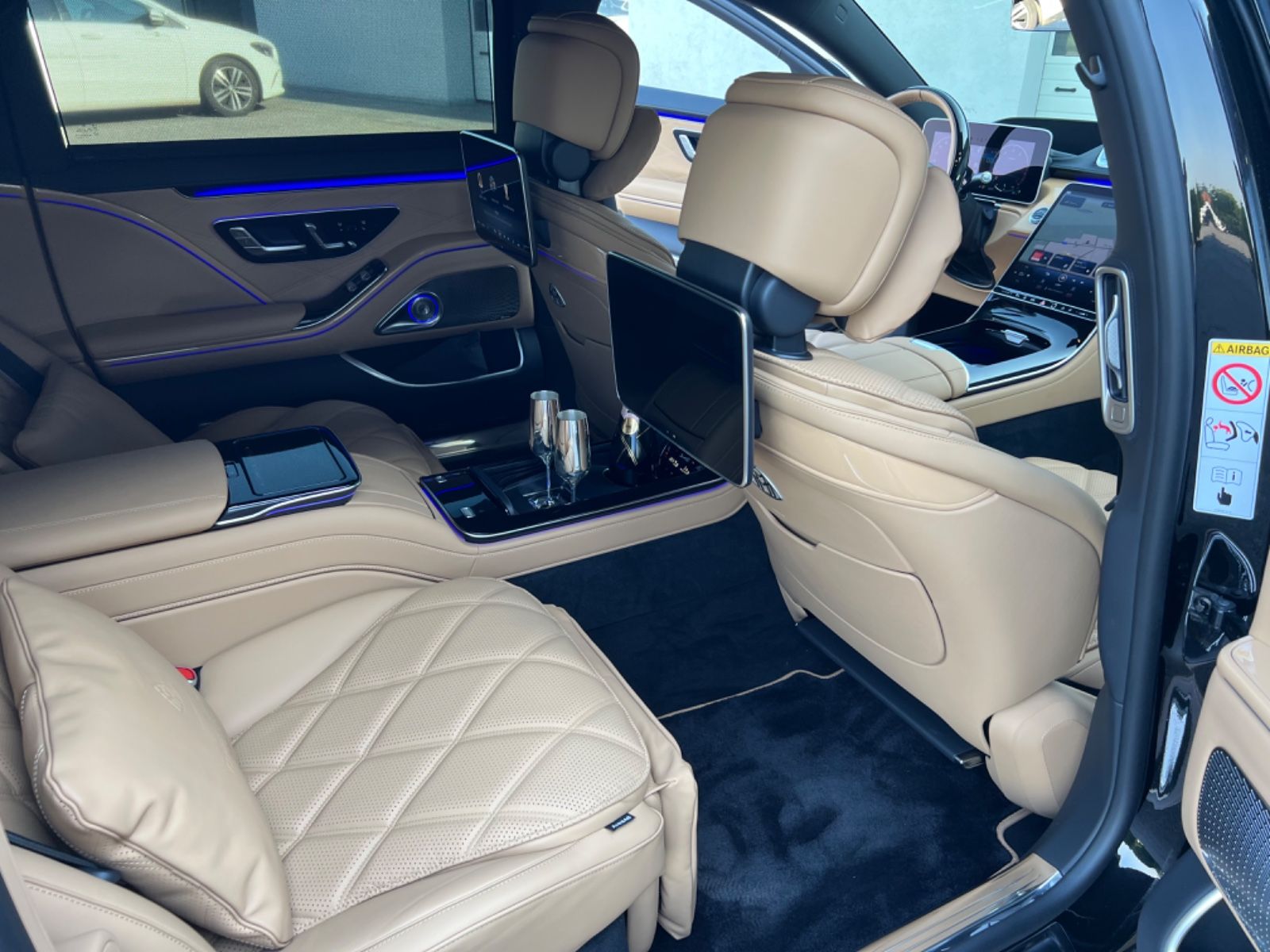 Mercedes-Benz S 680 Maybach - Samsaru's Car Outlet