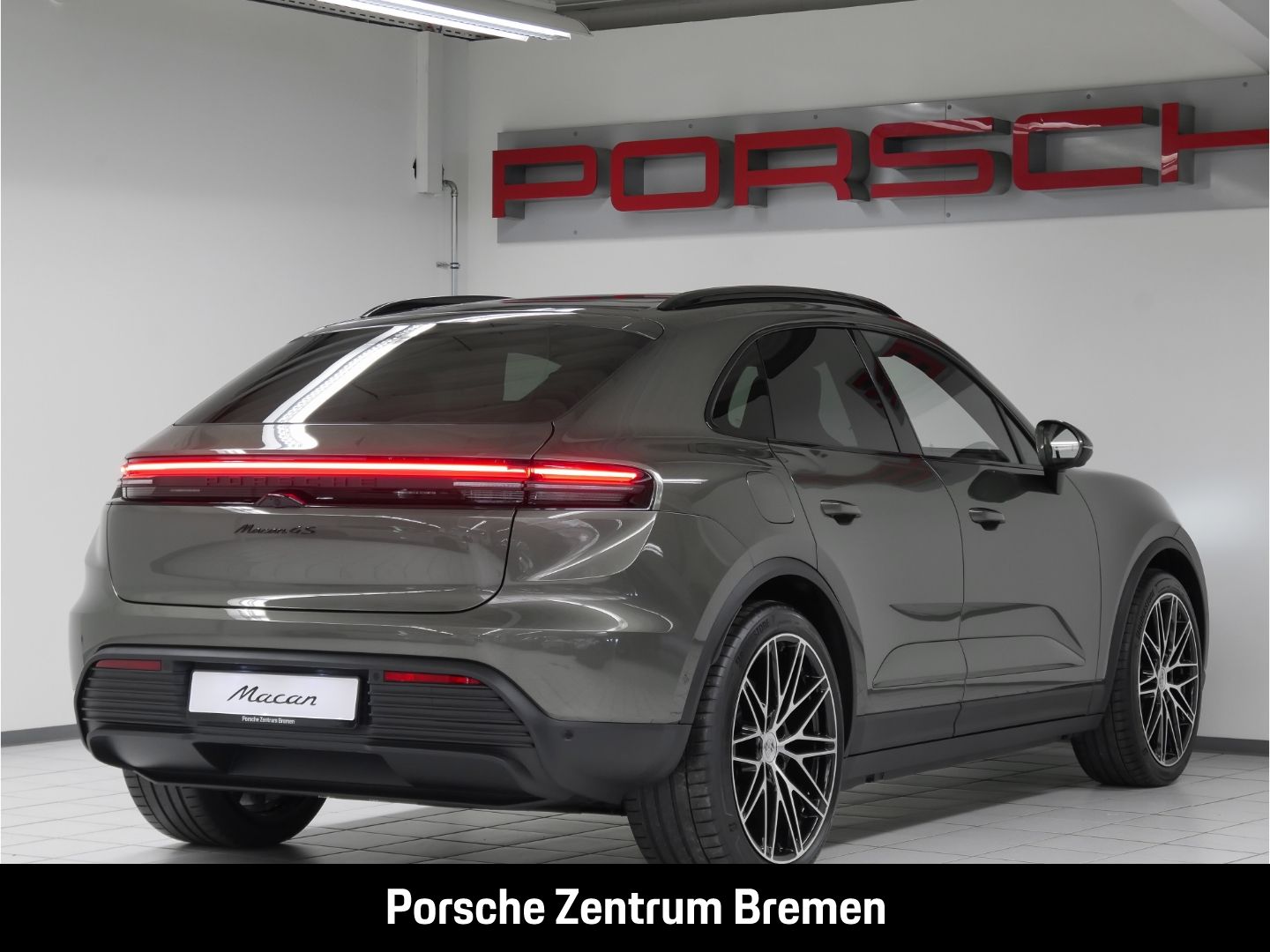 Porsche Macan 4S Sportpaket - Samsaru's Car Outlet