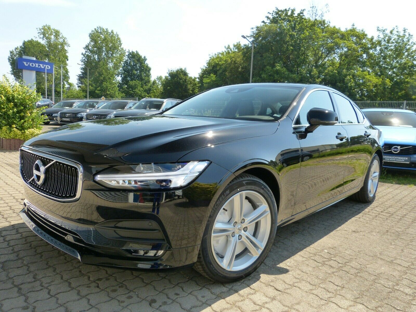 Volvo S 90 T4 Autom. Momentum*Business*Licht*
